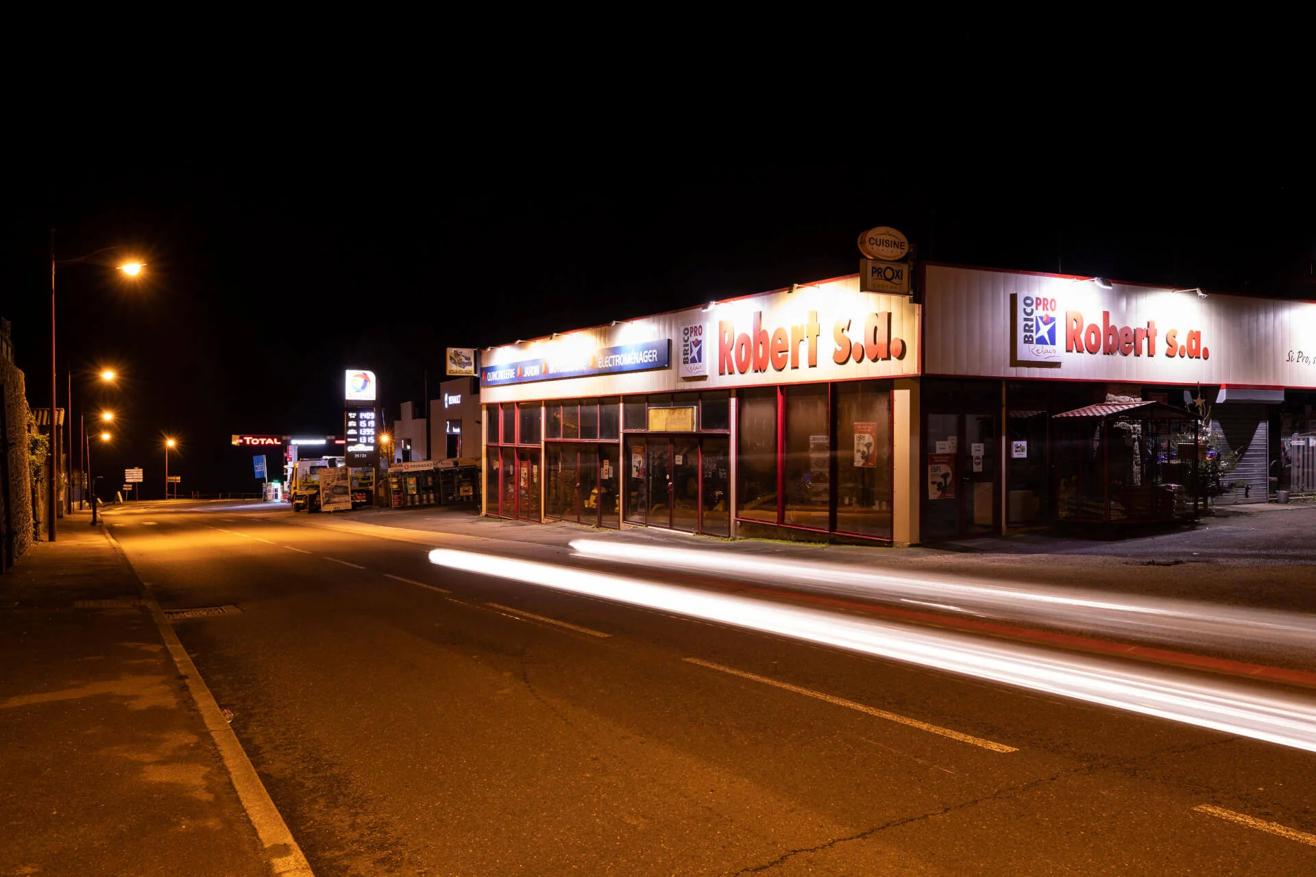 Trame noire - éclairage privé